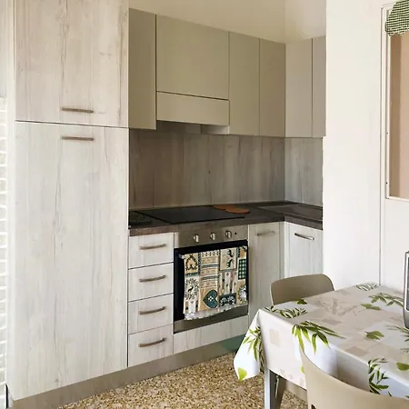 Апартаменты Large Cozy Mountain View Near Trekking Paths Cremeno