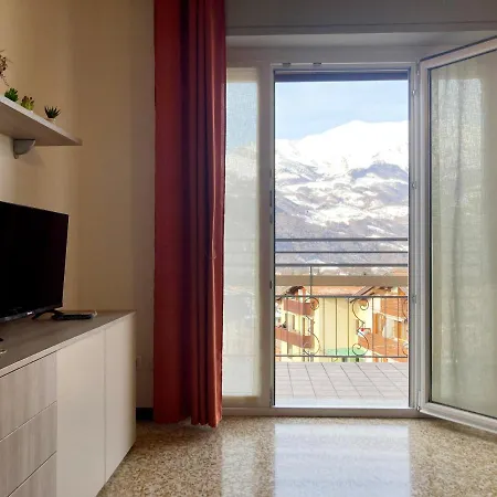Large Cozy Mountain View Near Trekking Paths Апартаменты *