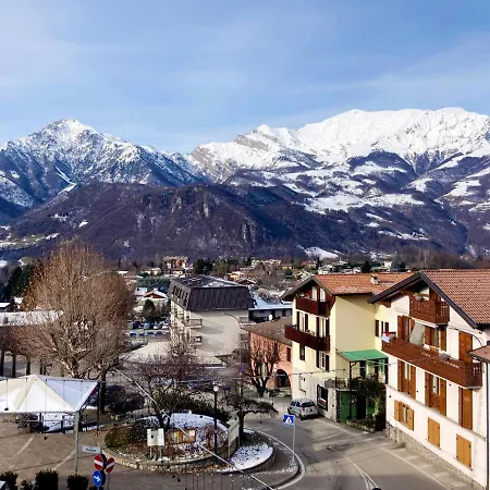 Large Cozy Mountain View Near Trekking Paths Апартаменты *